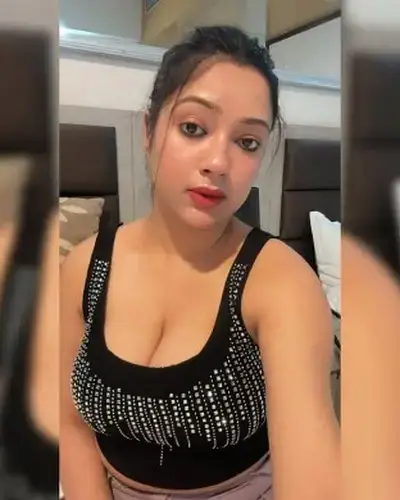 Call Girls Service Mahrajganj