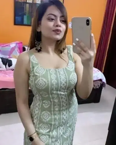 Call Girl in Mahrajganj
