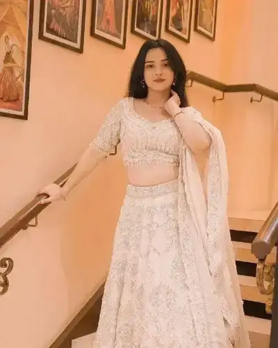Escort Service In Mahrajganj